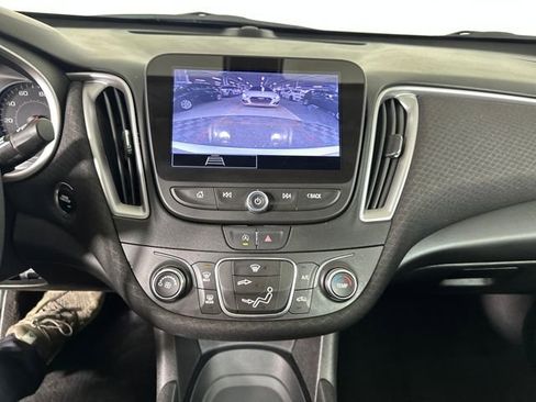 Used 2021 Chevrolet Malibu LS image 22