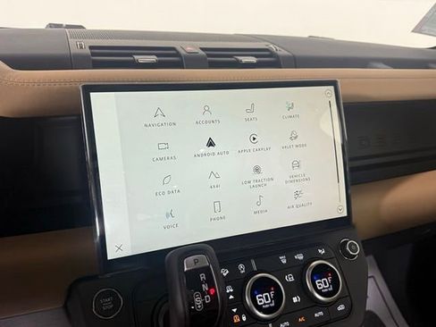 New 2026 Land Rover Defender 130 X-Dynamic SE AWD/4WD image 32