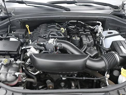 Used 2024 Dodge Durango SXT w/ SXT Blacktop Group AWD/4WD image 12