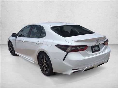 Used 2022 Toyota Camry SE FWD image 8