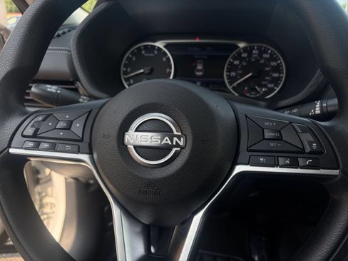 Used 2025 Nissan Sentra SV FWD image 27