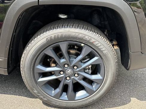 New 2026 Jeep Grand Cherokee Limited AWD/4WD image 12