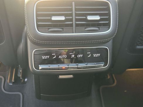 Used 2025 Mercedes-Benz GLS 450 4MATIC image 43