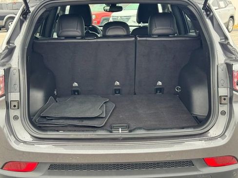 Used 2024 Jeep Compass Limited image 4