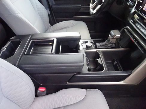 Used 2025 Toyota Tundra SR5 AWD/4WD image 18
