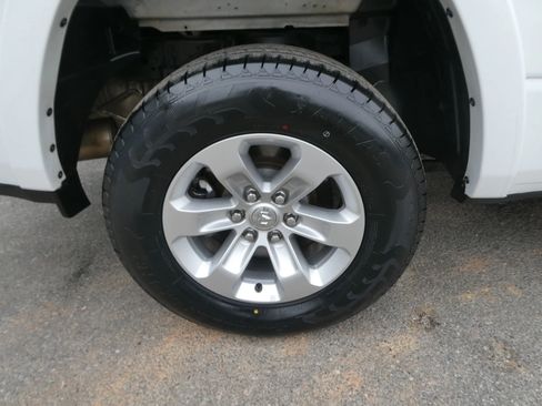 Used 2020 RAM 1500 Laramie image 30