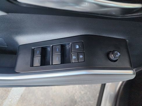 Used 2022 Toyota Highlander XLE image 24