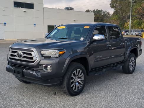 Used 2022 Toyota Tacoma Limited image 10