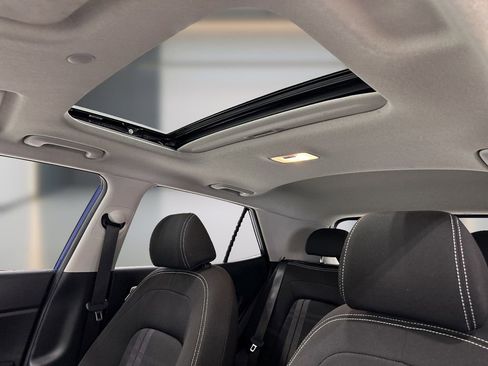 Certified 2024 Hyundai Venue SEL FWD image 16