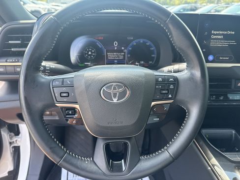 Used 2024 Toyota Crown AWD/4WD image 15