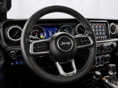 Used 2023 Jeep Wrangler Unlimited Sahara AWD/4WD image 25