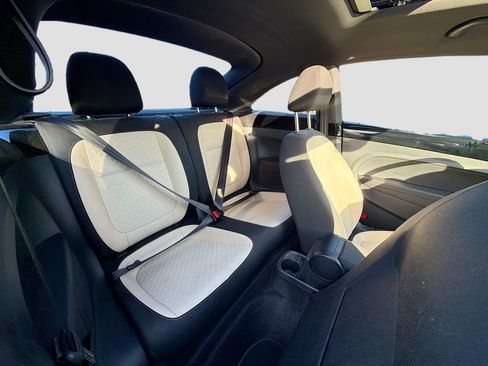 Used 2019 Volkswagen Beetle 2.0T SE image 26