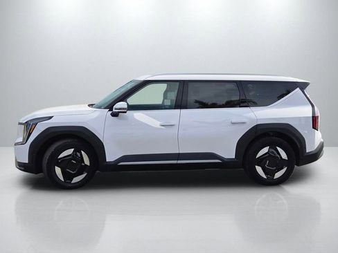New 2026 Kia EV9 Wind image 9
