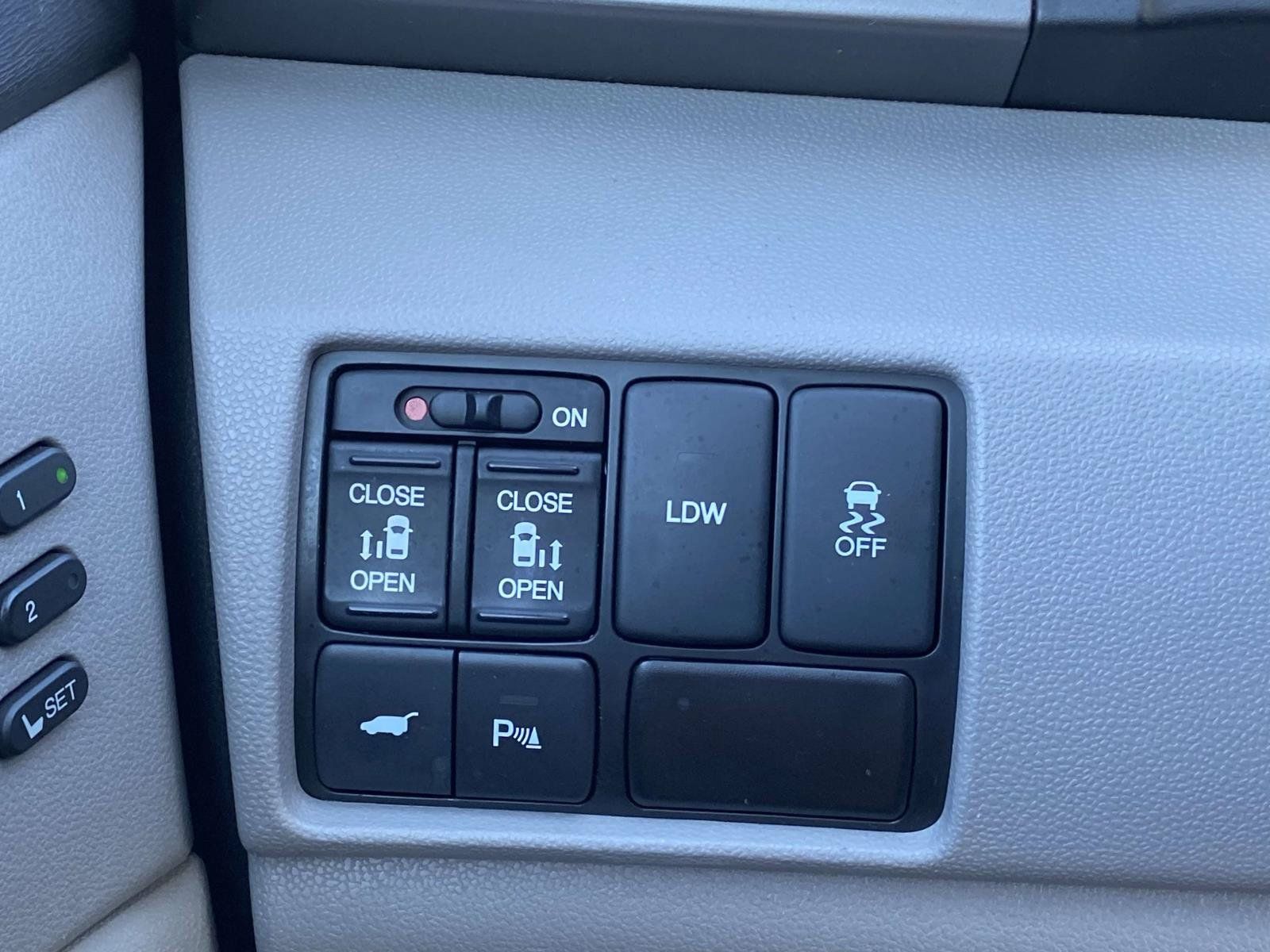 Used 2015 Honda Odyssey Touring Elite image 27
