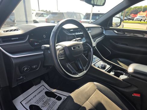 Used 2021 Jeep Grand Cherokee L Laredo AWD/4WD image 17