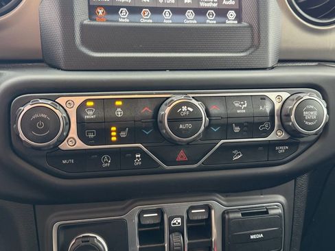 Used 2020 Jeep Wrangler Unlimited Sport S image 23