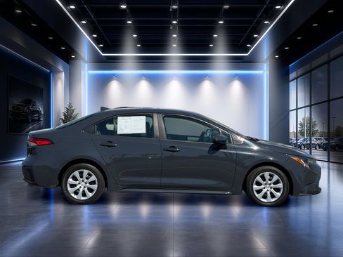 Used 2023 Toyota Corolla LE FWD image 3