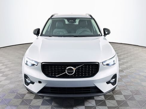 Used 2026 Volvo XC40 B5 Plus AWD/4WD image 2