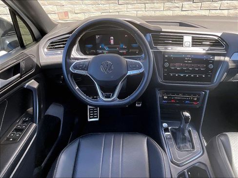 Certified 2023 Volkswagen Tiguan SE R-Line FWD image 4