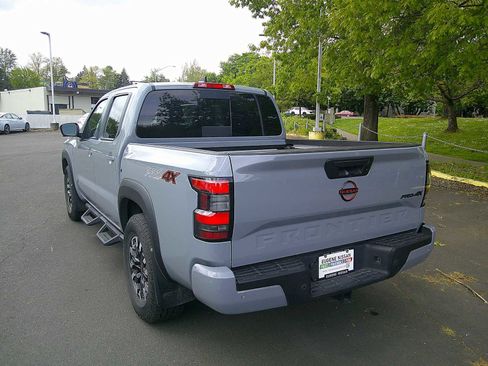 Used 2024 Nissan Frontier PRO-4X w/ Pro Convenience Package AWD/4WD image 3