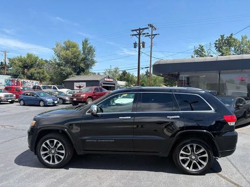 Used 2017 Jeep Grand Cherokee Overland AWD/4WD image 4