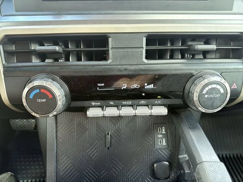 Used 2024 Toyota Tacoma SR5 AWD/4WD image 18