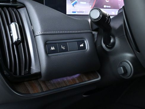 New 2025 Nissan Armada Platinum Reserve image 18