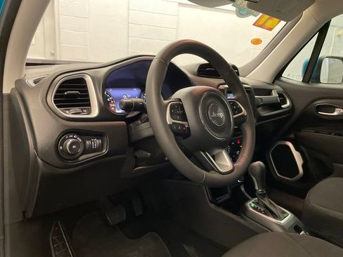 Certified 2021 Jeep Renegade Latitude FWD image 19