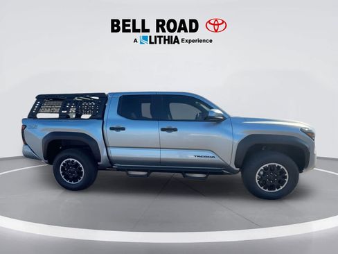 Used 2025 Toyota Tacoma TRD Off-Road AWD/4WD image 9
