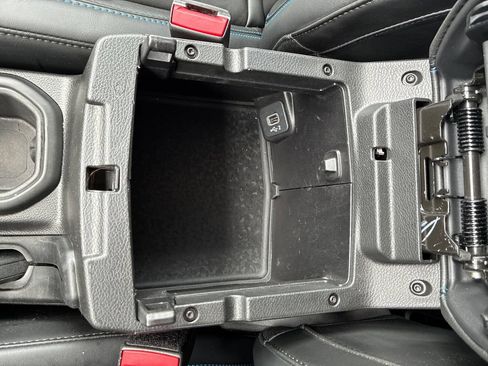 Used 2024 Jeep Wrangler Unlimited Rubicon 4xe AWD/4WD image 11