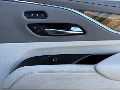 Used 2021 Cadillac Escalade Premium Luxury Platinum image 21