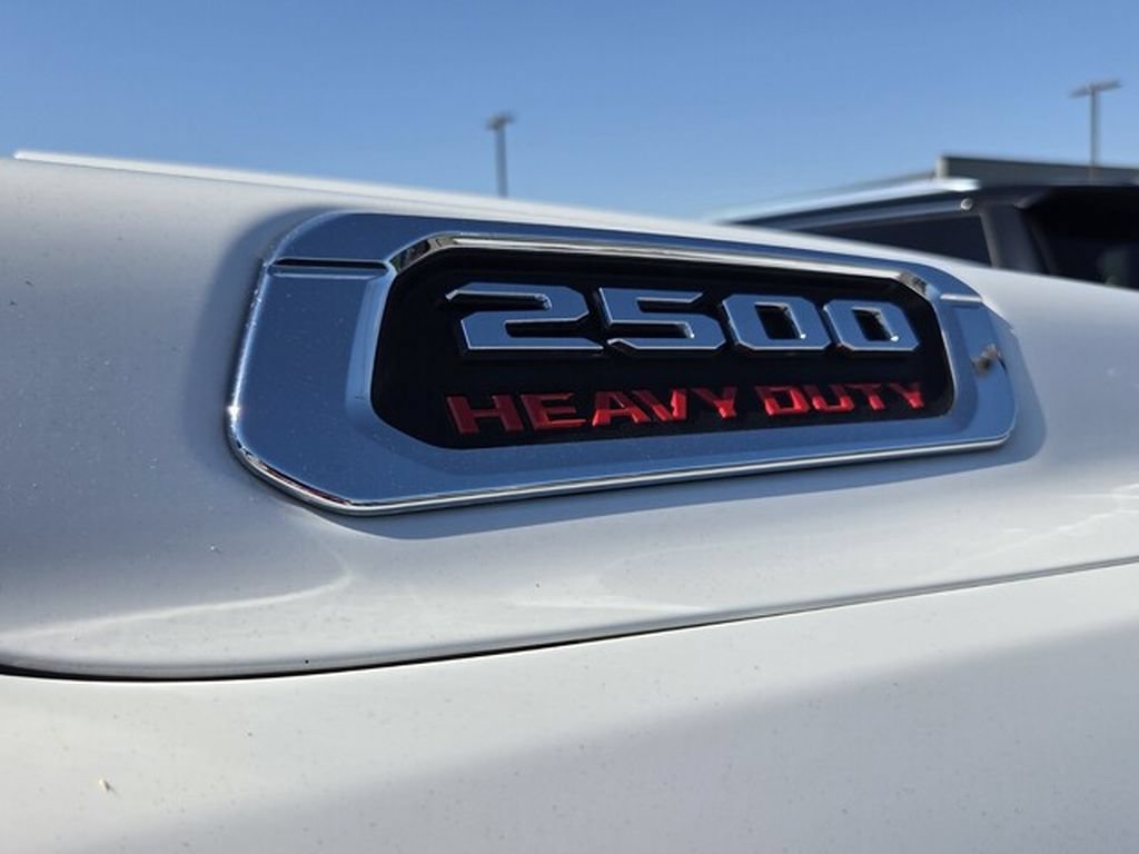 Used 2022 RAM 2500 Laramie AWD/4WD image 2