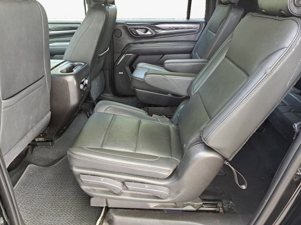 Used 2021 GMC Yukon XL Denali w/ Denali Premium Package AWD/4WD image 11