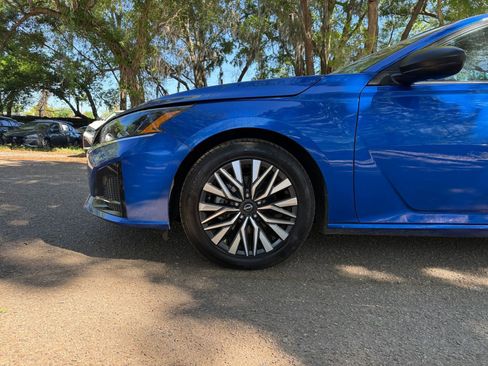 Used 2025 Nissan Altima 2.5 SV image 10