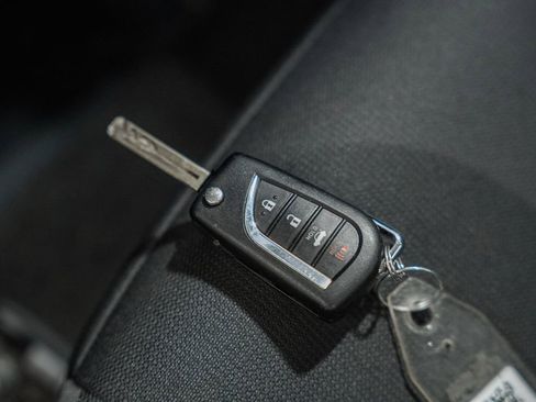 Used 2025 Toyota Corolla LE image 38