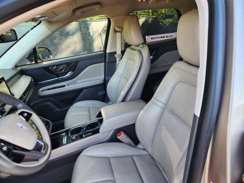 Used 2021 Lincoln Corsair AWD image 28