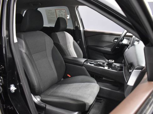 Certified 2023 Nissan Rogue SV image 14