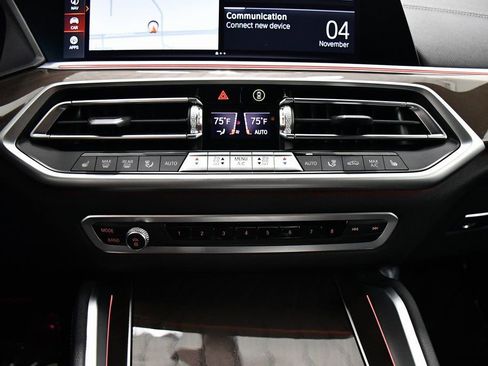 Used 2022 BMW X6 xDrive40i w/ Premium Package image 14