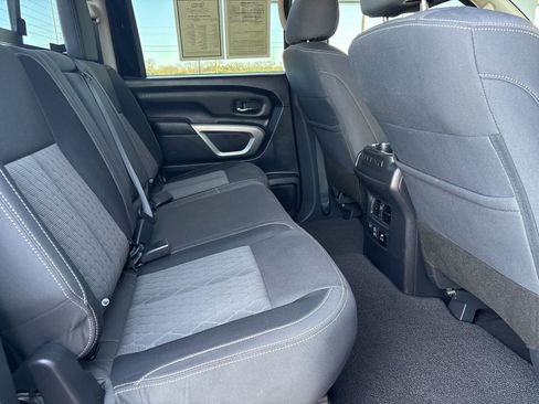 Used 2023 Nissan Titan SV w/ SV Convenience Package image 12