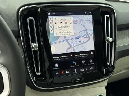 New 2026 Volvo XC40 B5 Ultra w/ Climate Package image 23