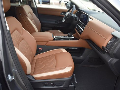 New 2026 Nissan Pathfinder Platinum w/ Cargo Package FWD image 75