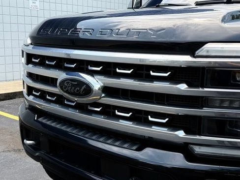 Used 2023 Ford F250 Platinum AWD/4WD image 46