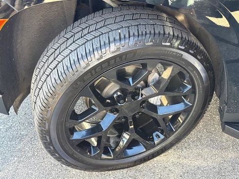 Used 2021 Chevrolet Tahoe LT image 24