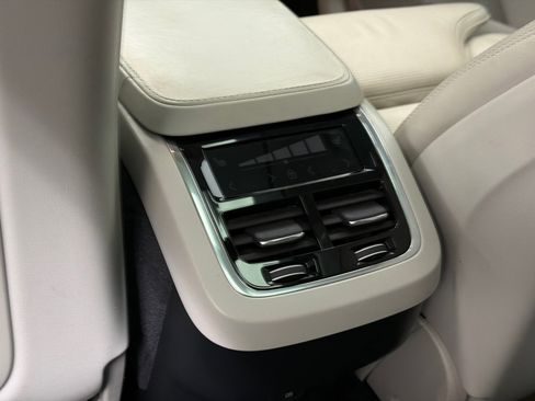 Used 2021 Volvo XC90 T6 Inscription w/ Protection Package Premier image 19