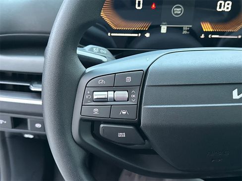 New 2025 Kia K4 LXS image 25