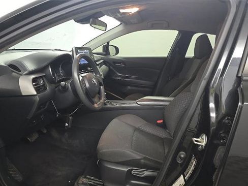 Used 2021 Toyota C-HR LE FWD image 7