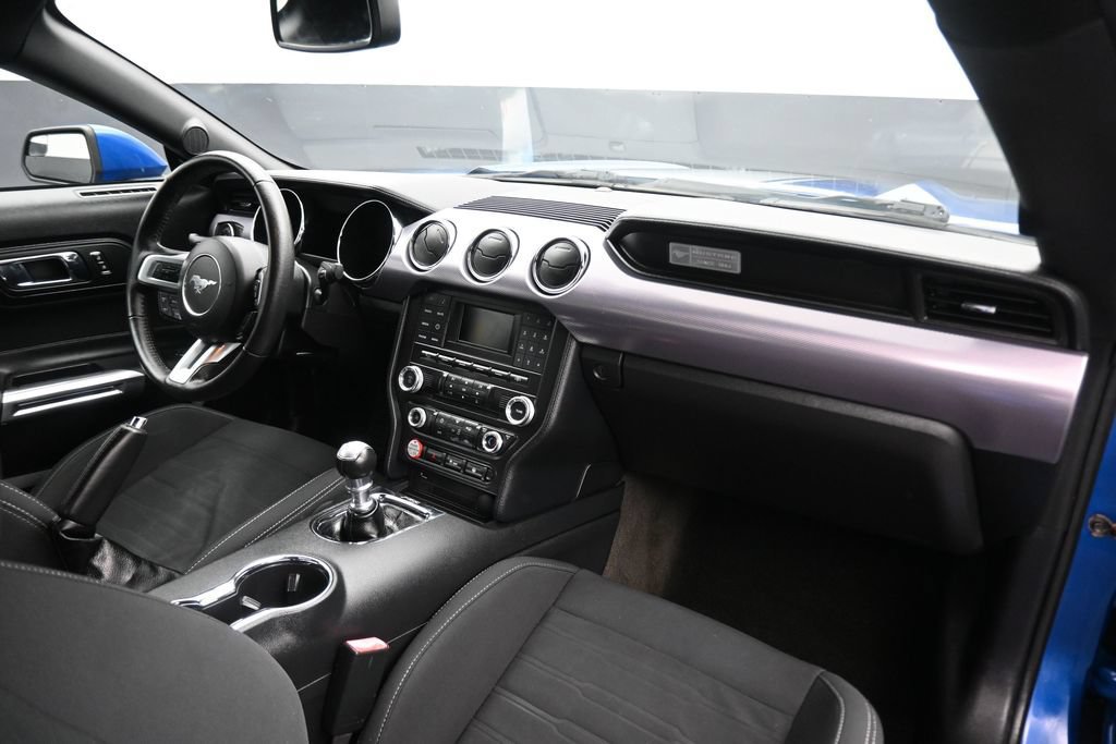 Used 2017 Ford Mustang Coupe RWD image 37