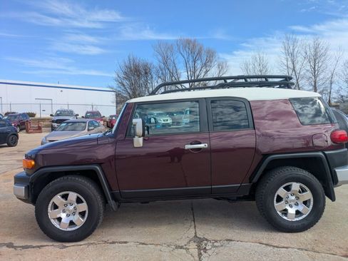 Used 2007 Toyota FJ Cruiser 4WD image 9