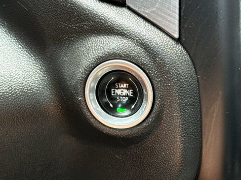 Used 2022 GMC Sierra 1500 SLT AWD/4WD image 28