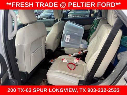 Used 2018 Ford Explorer Platinum image 12